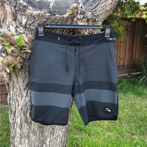 QuickSilver Water Repellent Shorts Athletic Sport Black Gray